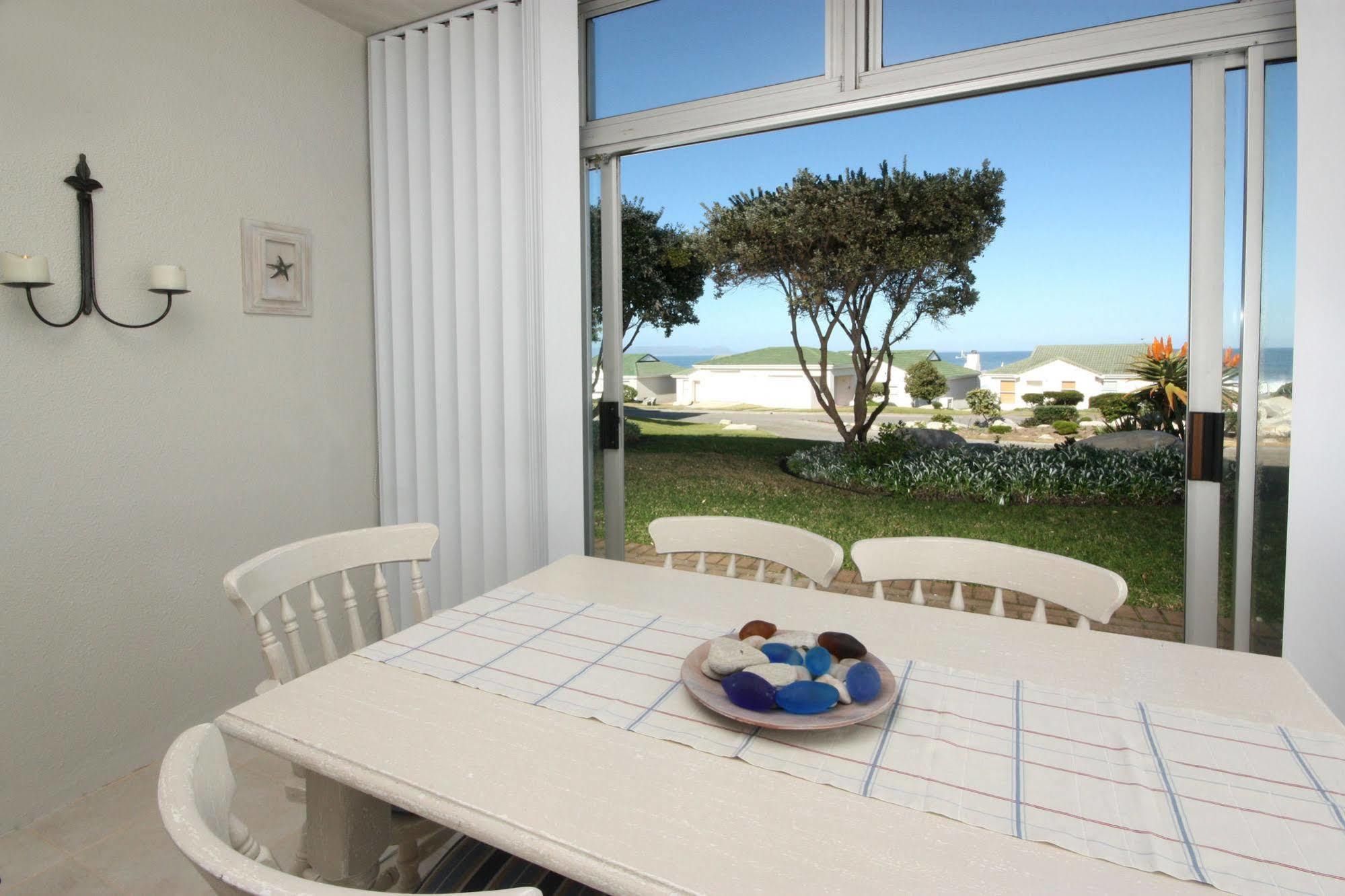 The Potting Shed Self Catering Apartment Hermanus Luaran gambar